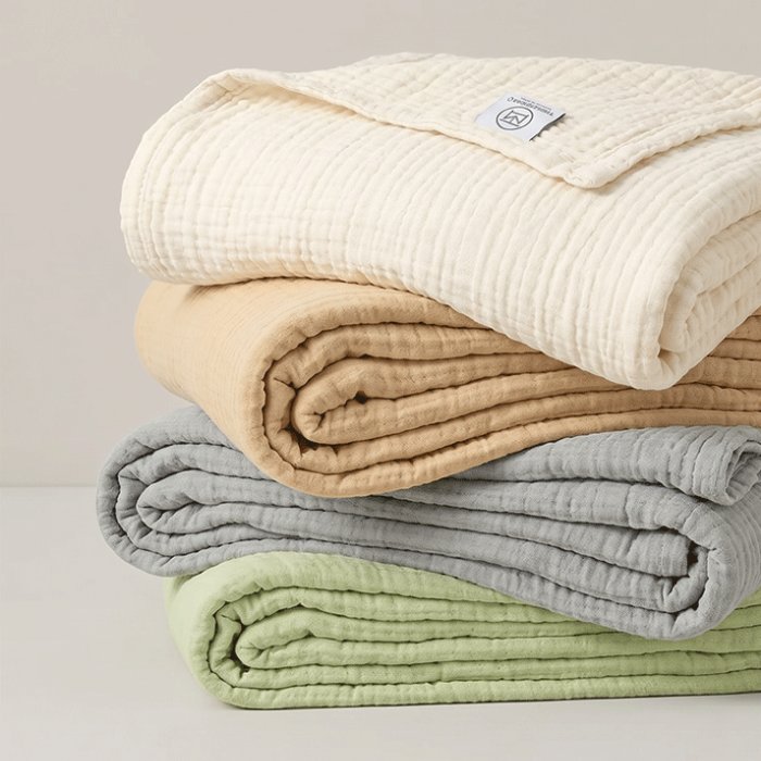Threadmill: the all-season blanket, end of the bed